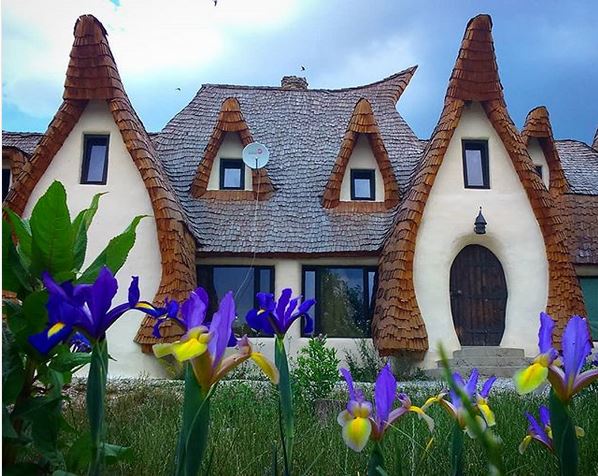 clay castle valea zanelor romania